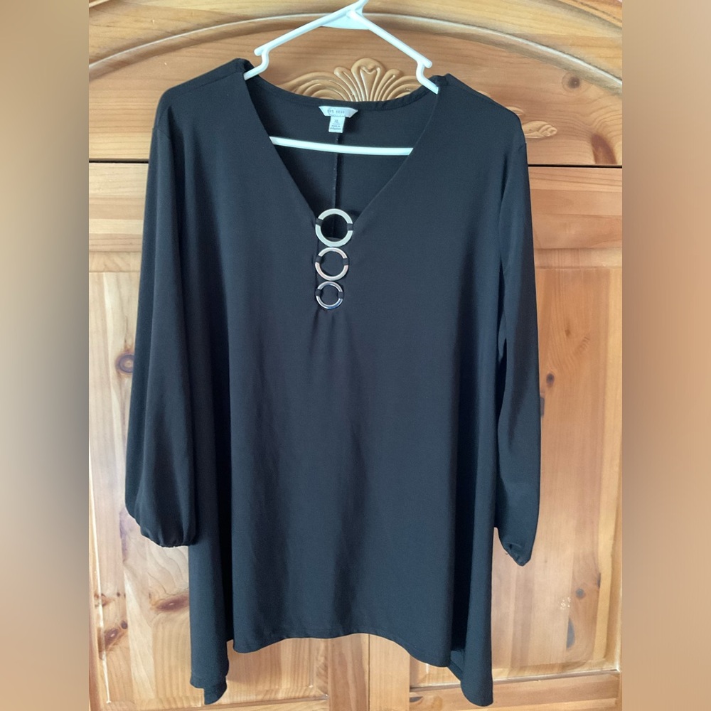 Cato black top with silver round accents and cuff sleeves, size XL